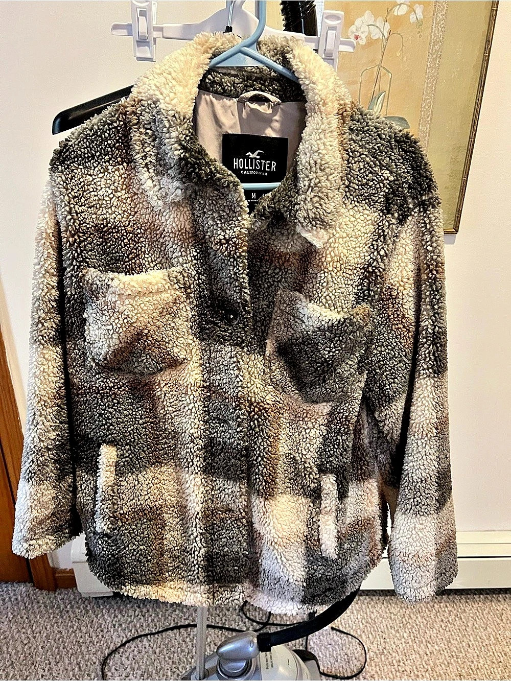 Hollister Plaid Teddy Jacket in Brown & Cream Size Medium
